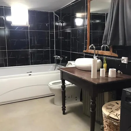Antik Apartment
