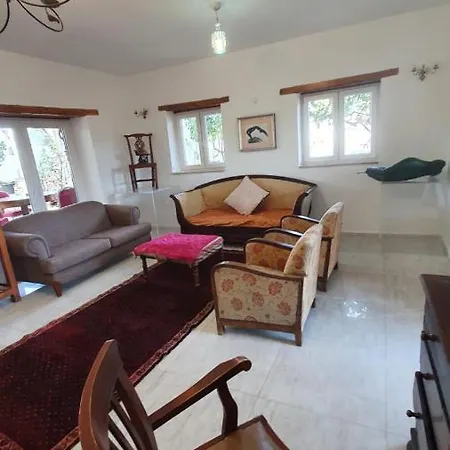Antik Apartment